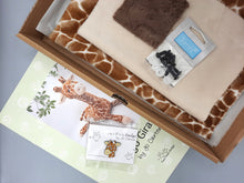 Load image into Gallery viewer, Hugo Giraffe Kit