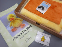 Load image into Gallery viewer, Mallory Duckling