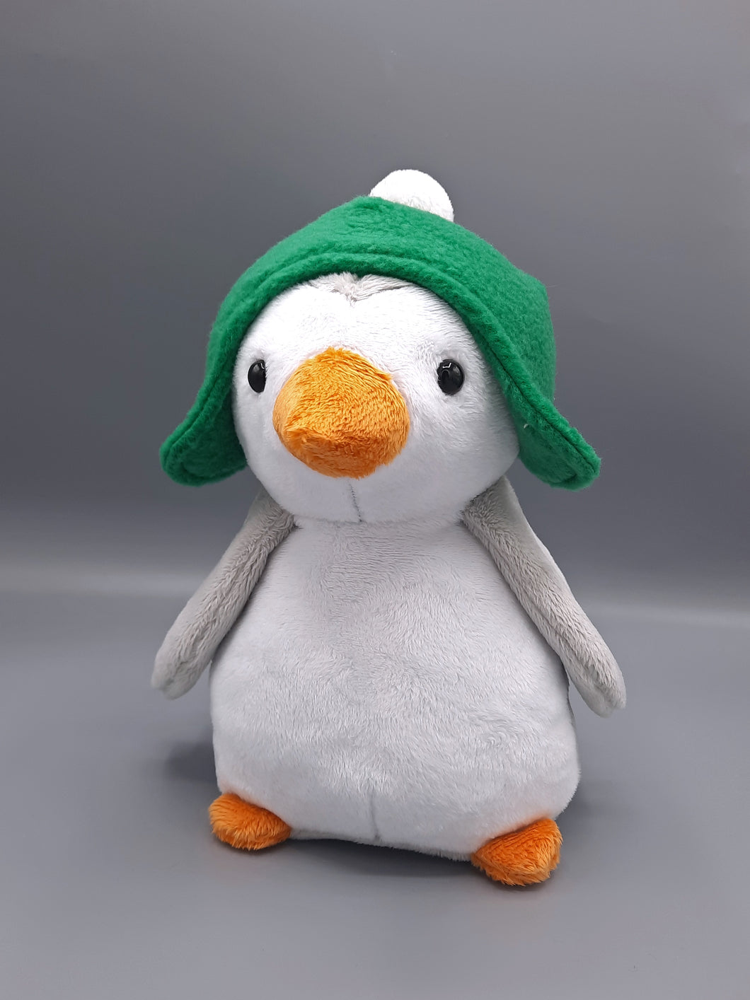 Baby Penguin Hat PDF Pattern FREE!